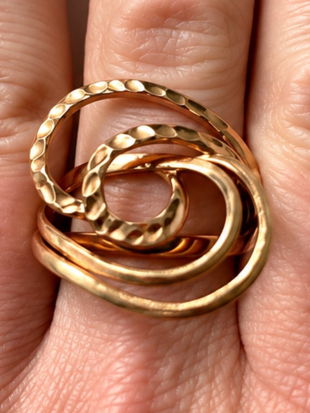 Gold Tone Interlocking Circle Statement Ring Textured Openwork